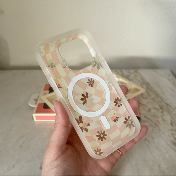 Sonix iPhone 15 Pro Case: Checkmate Daisy - Picture 8 of 8